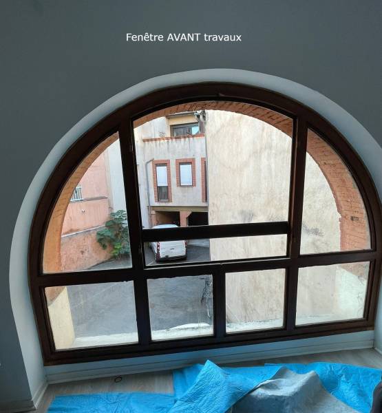 Installation d'une fenêtre en bois plein cintre sur mesure à Toulouse par Eco Fenêtres 31140 - Travaux possible sur Montastruc La Conseillière, Aussonne, Fronton, Bouloc....